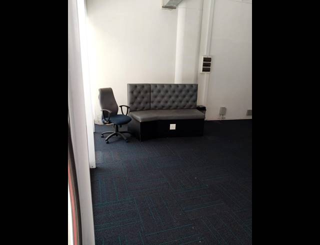 110M² OFFICE FOR SALE IN POINT WATERFRONT